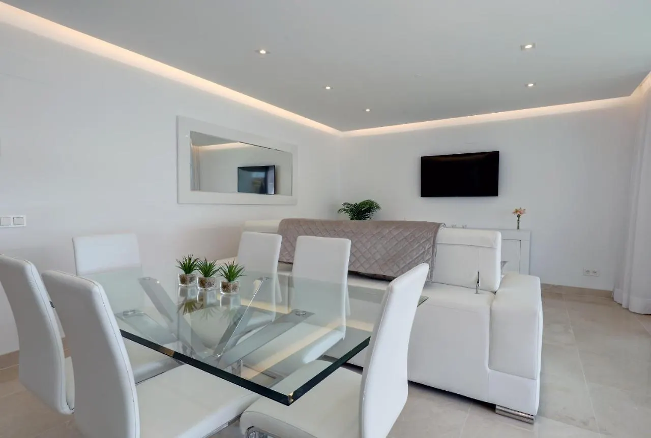 New Modern 3 Bed Apartment Puerto Banus Marbella