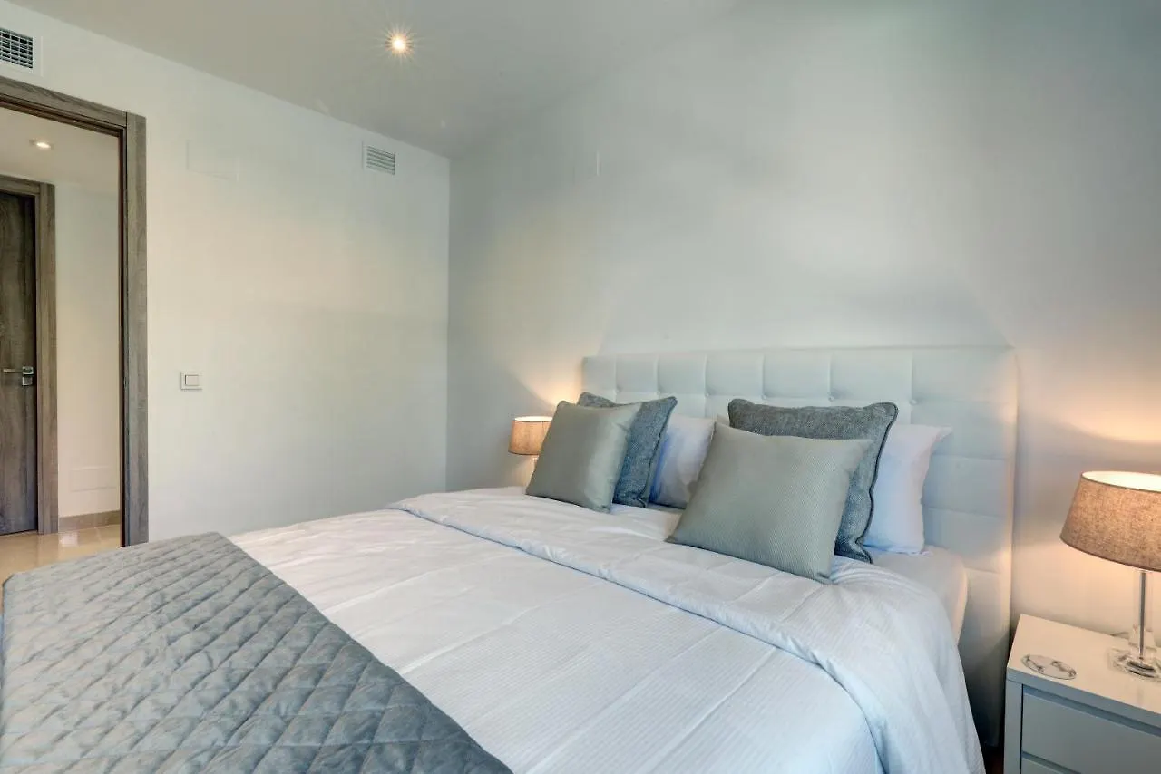 New Modern 3 Bed Apartment Puerto Banus Marbella 0*,  Spanje