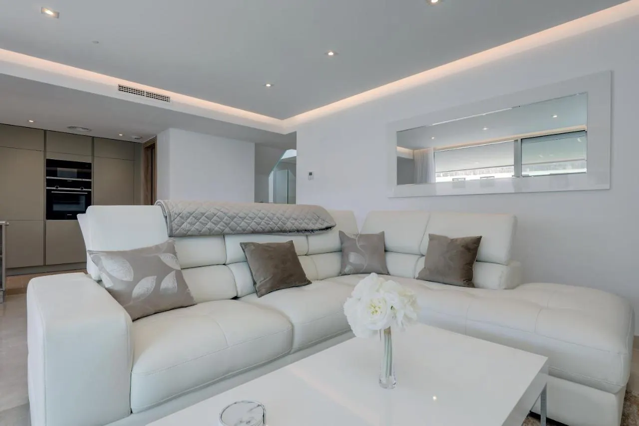 New Modern 3 Bed Apartment Puerto Banus Marbella