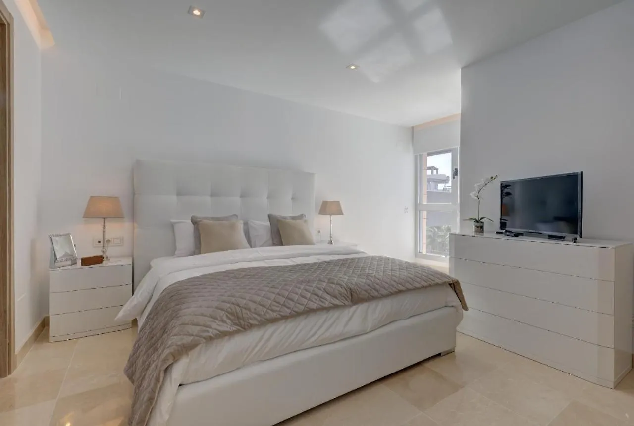 New Modern 3 Bed Apartment Puerto Banus Marbella 0*,  Spanyolország