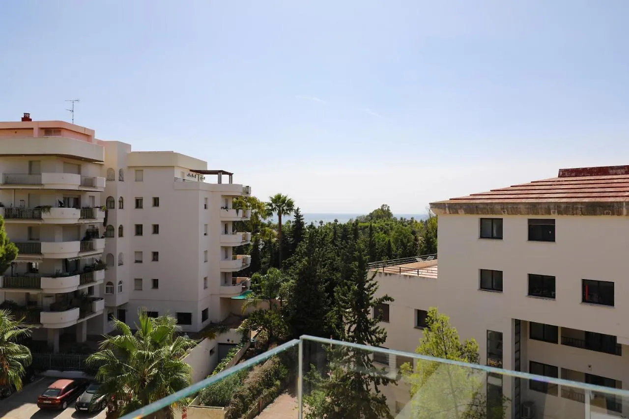 New Modern 3 Bed Apartment Puerto Banus Marbella Hiszpania