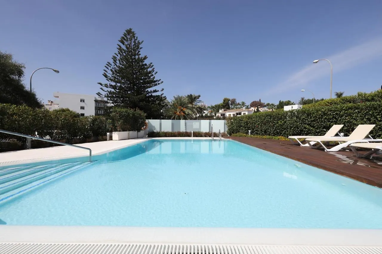 New Modern 3 Bed Apartment Puerto Banus Marbella Hiszpania